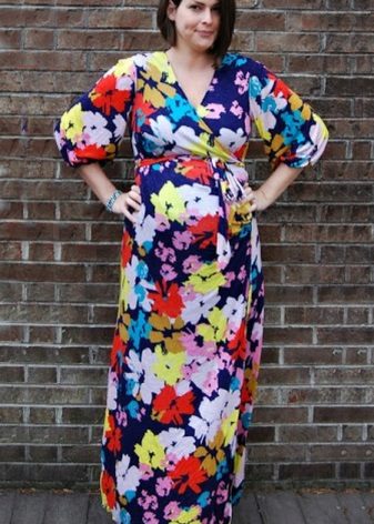 Robe longue au sol avec une odeur de maternité