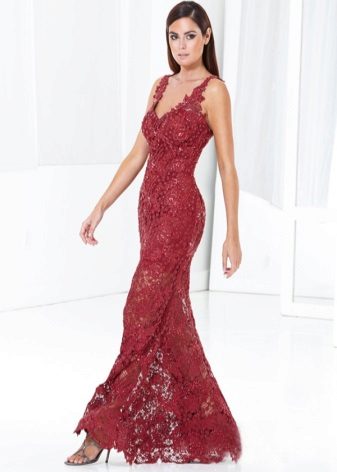 Robe en dentelle de Bourgogne