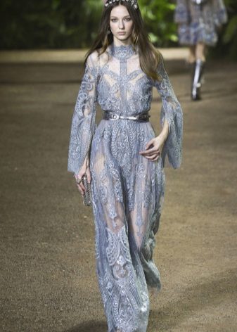 Elie Saab 2016 tavasz-nyár kék ruhája a padlóra