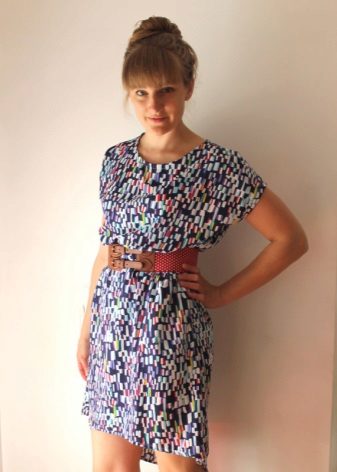Robe de couleur des agrafes