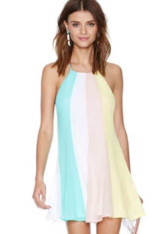 Robe blanche avec turquoise, beige et jaune