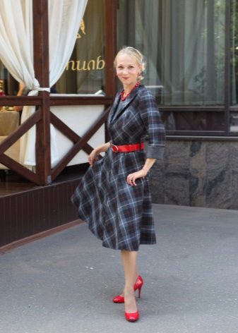 Robe midi à carreaux gris