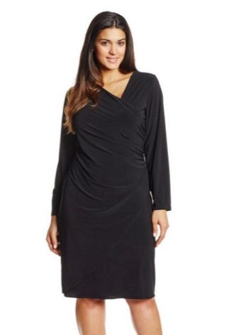 Robe à demi-silhouette pour figure type poire