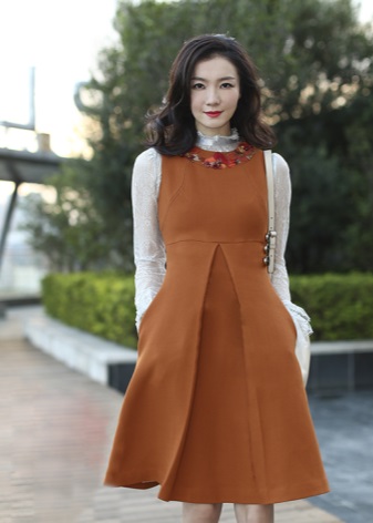 Robe à taille haute pour l'automne