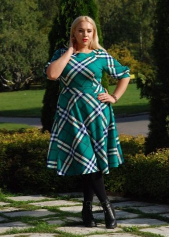 Robe à carreaux pour femmes obèses