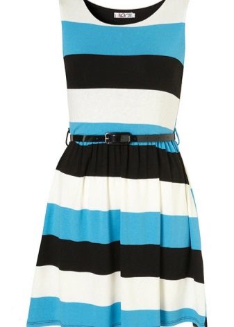 Robe à larges rayures bleues, noires et blanches