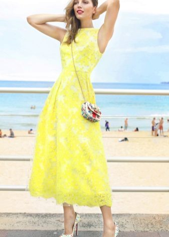 Robe longue évasée jaune