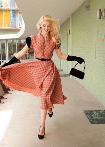Robe évasée de style rétro avec sac