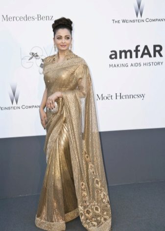  Aishwarya Paradise dans un sari 2013
