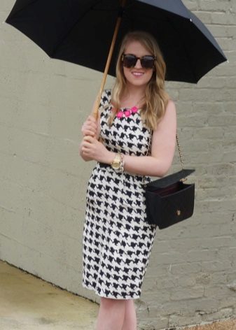 Robe droite jambes d'oie sans manches