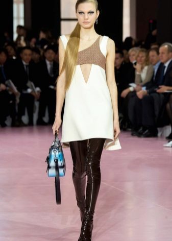 Sac à une robe courte