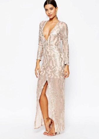 Robe brillante beige au sol