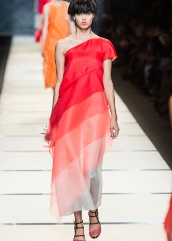 robe en organza avec des transitions de couleurs dégradées