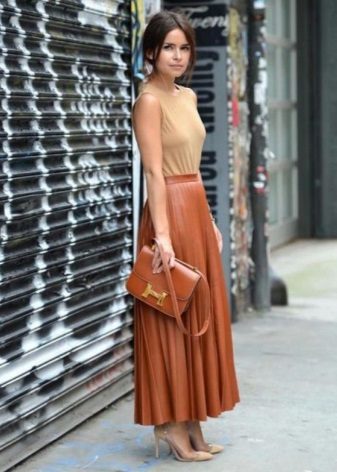 Jupe longue en cuir demi soleil