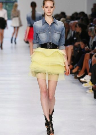 Jupe courte jaune
