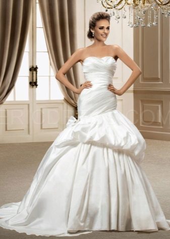 Robe de mariée élégante en taffetas