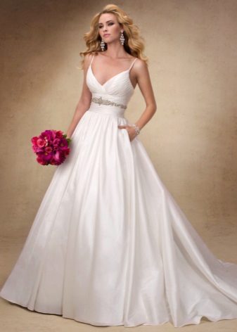 robe de mariée en taffetas romantique