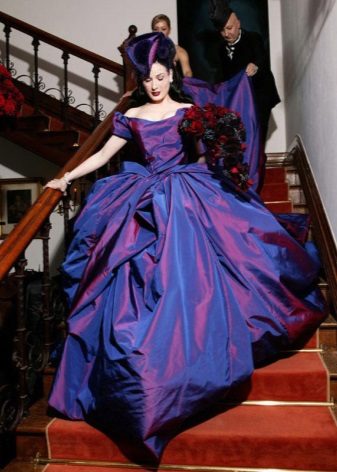 robe de mariée en taffetas avant-gardiste