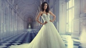 Robe de mariée avec train