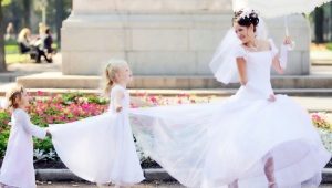 Crinoline (cerceaux, bagues) sous la robe de mariée