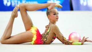 Maillot de bain de gymnastique avec jupe