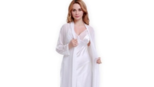 Robe de soie blanche