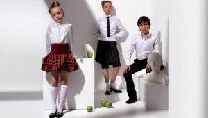 Chaussures d'école pour les adolescents