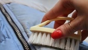 Comment puis-je enlever la tache de peinture de la veste?