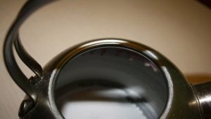 Comment nettoyer une bouilloire en acier inoxydable à l'intérieur et à l'extérieur?