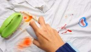 Comment laver les taches de vêtements?