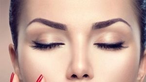 Soin des sourcils après microblading