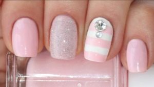 Manucure rose pâle: romance et finesse