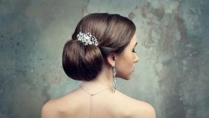 Coiffures de mariage: beau style haut avec voile, diadème et couronne
