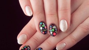 Technique de faire des dessins sur les ongles en utilisant des points