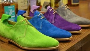 Comment teindre des chaussures en daim à la maison?