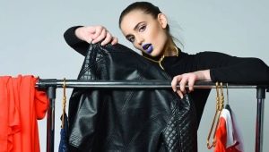 Comment lisser une veste en cuir à la maison?
