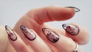 Comment faire un effet inhabituel de fumée sur les ongles?