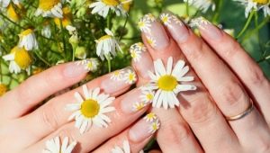 Comment dessiner des fleurs sur les ongles: démonter étape par étape