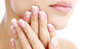 Renforcer les ongles: qu'est-ce que c'est, comment et quoi faire?