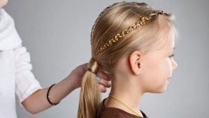 Coiffures simples pour les filles: idées et conseils pour leur mise en oeuvre