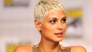 Coiffures pour cheveux très courts: idées et étapes de la création