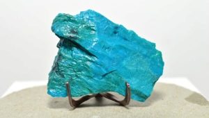 Turquoise: une description de la pierre, ses types et propriétés