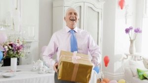 Que donner à un grand-père pendant 80 ans?