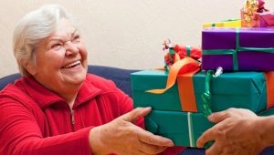 Que donner pour l'anniversaire d'une personne âgée?