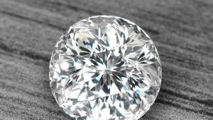 Saphir: description, propriétés, à qui convient-il?