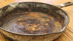 Que faire si une poêle en fonte rouille?