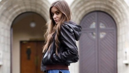 Veste en cuir à capuche pour femmes - le hit de cette année