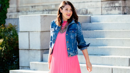 Robe avec une veste en jean