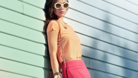 Que puis-je porter avec un pantalon de corail?