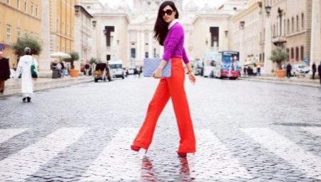 Que puis-je porter avec un pantalon rouge?